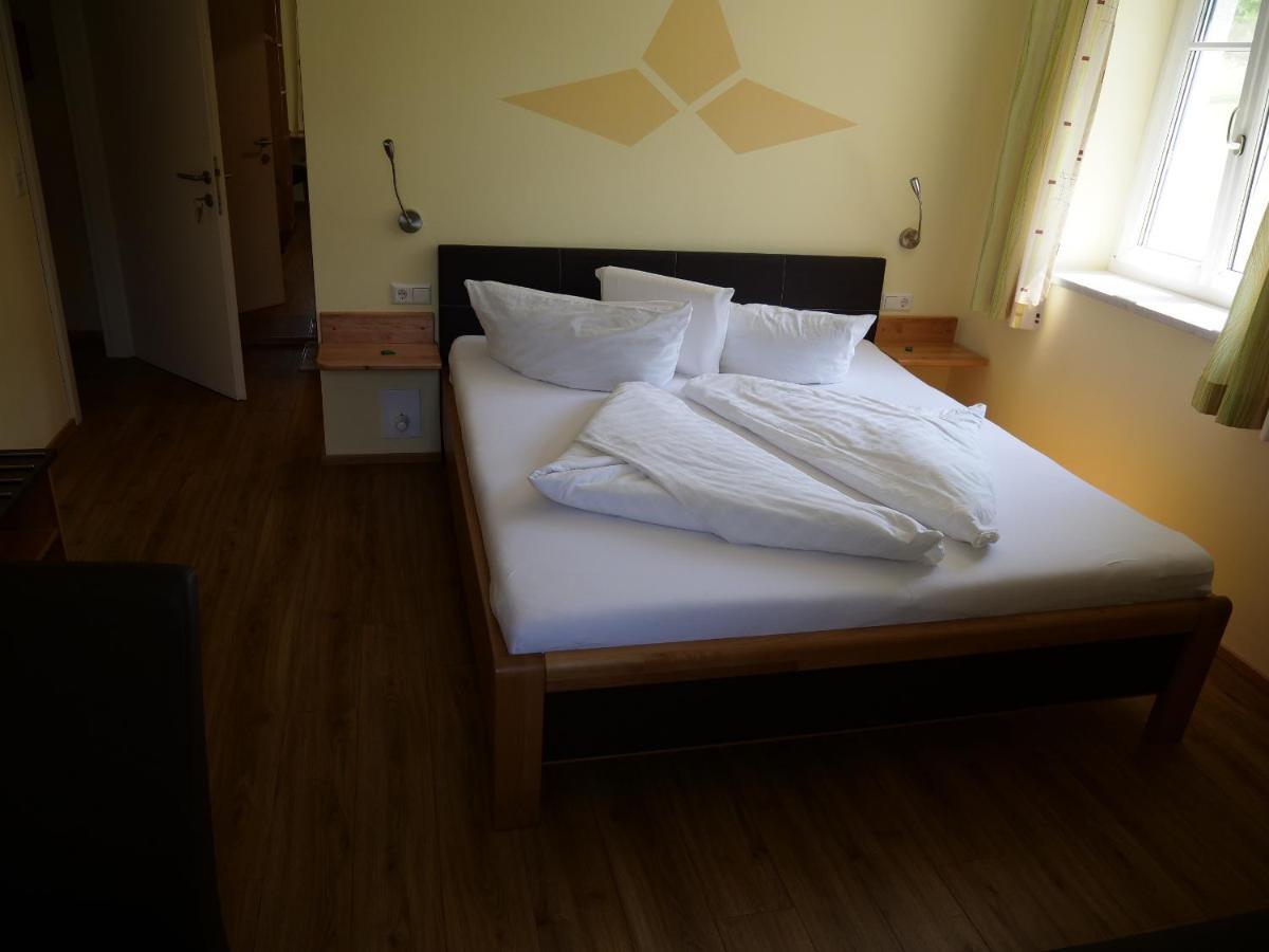 Lugerfarm Hotel Melk Bagian luar foto